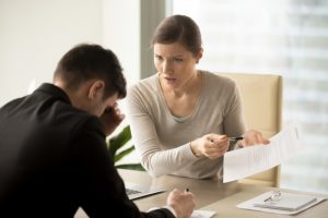 Quelle sanction faut-il imposer en cas d’absence injustifiée ?